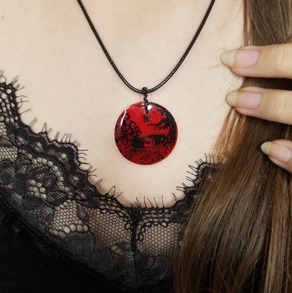 Eerie Red Scene Necklace - Picture 7 of 12